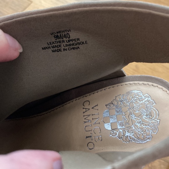 *last chance!!* Vince Camuto | Women’s tan suede side zip wedges - Picture 6 of 16